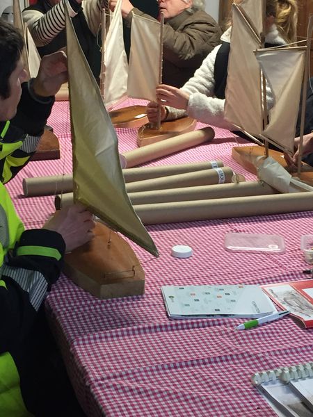 Entrainement au gréage de différents types de voiliers sur maquette