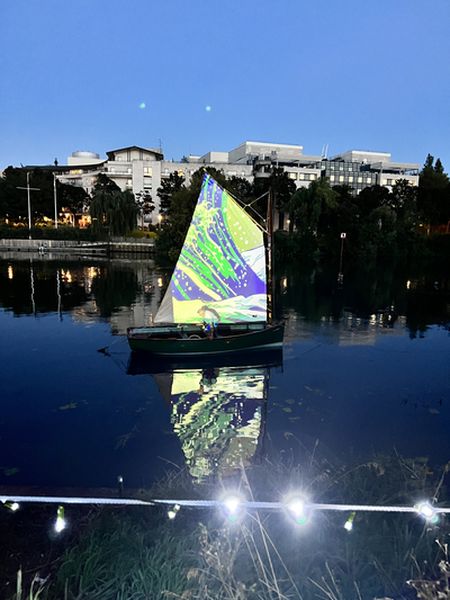 Ocean Ville de Chatou sert d'écran pour la vague d'Okusai